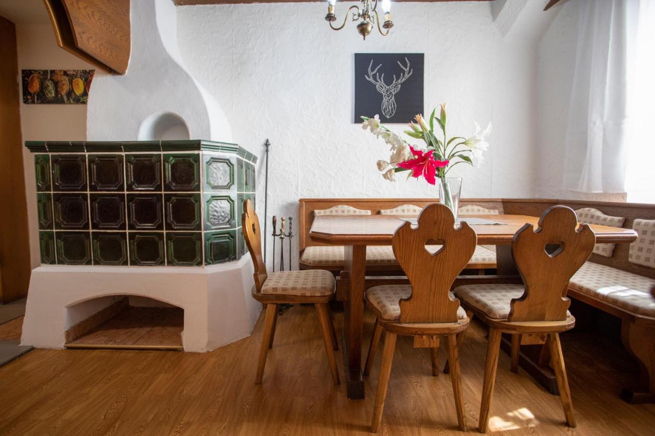 Traditional Old Town Apartment Hall in Tirol Kültér fotó