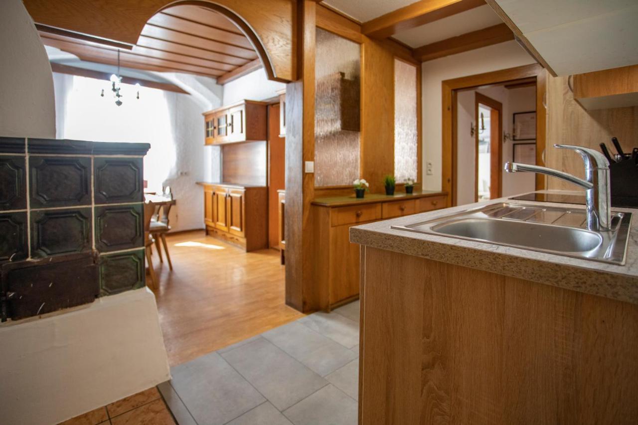 Traditional Old Town Apartment Hall in Tirol Kültér fotó